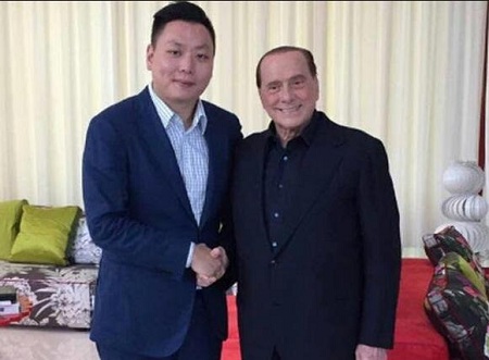 他看贺远江不像个骗子，便觉得这事好像他妈的有点不对劲。